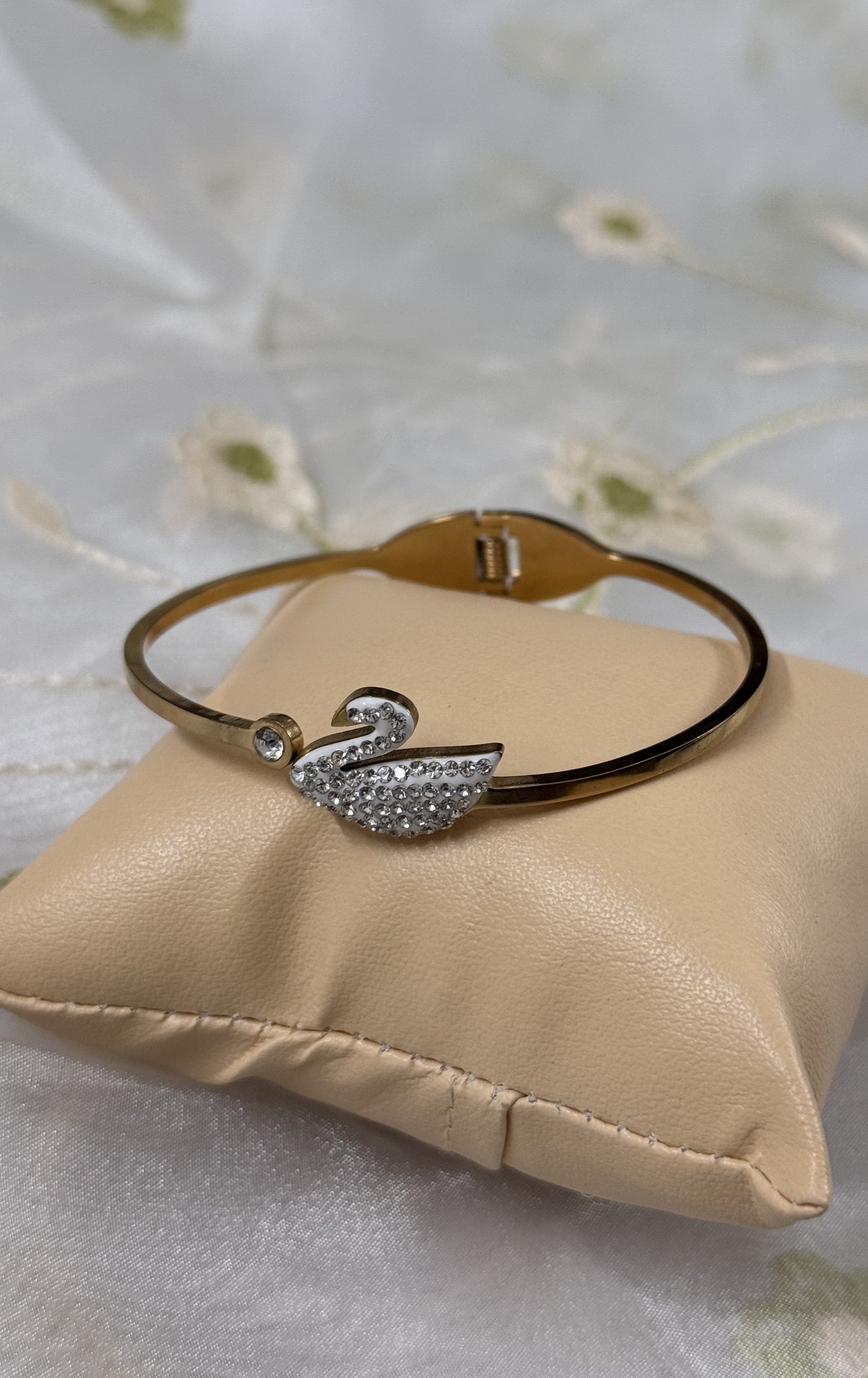 Anti-Tarnish Swan Bracelet - BG001