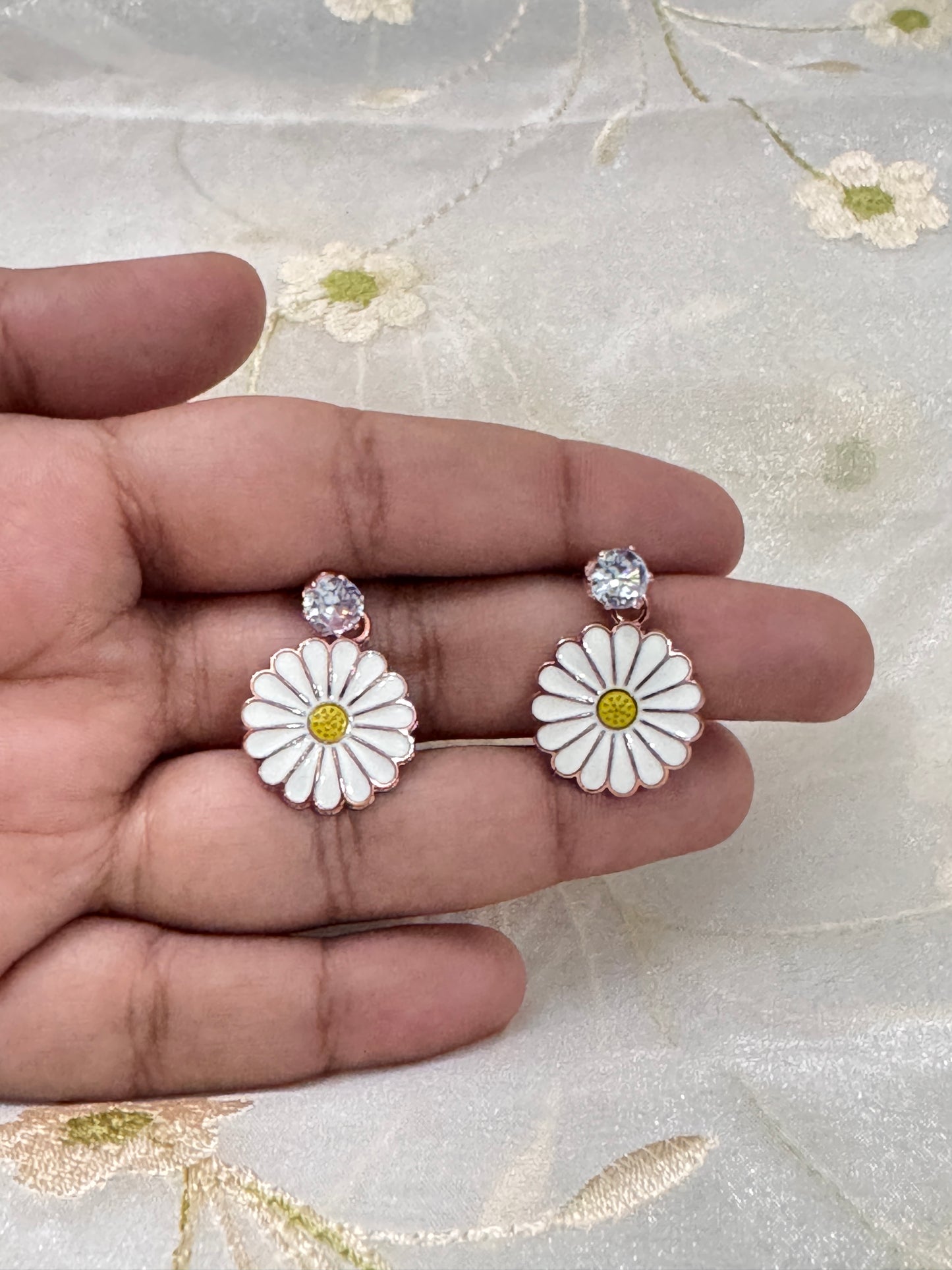 Daisy Stud - EG003