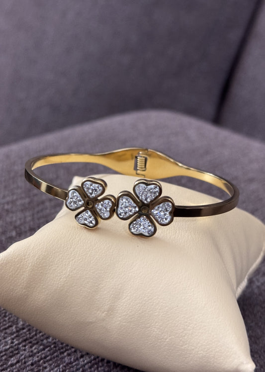Anti-Tarnish Floral Bracelet - BG004